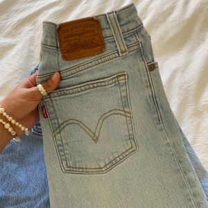 LIKE NEW: Ribcage Levi’s, ankle length!